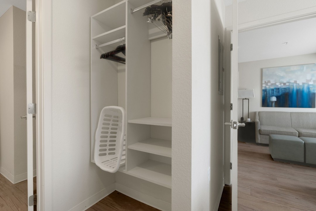 Simplicity At the Rim · Unit 1208  2/2