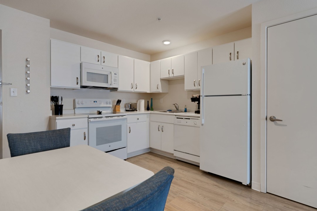 Simplicity At the Rim · Unit 1305 1/1