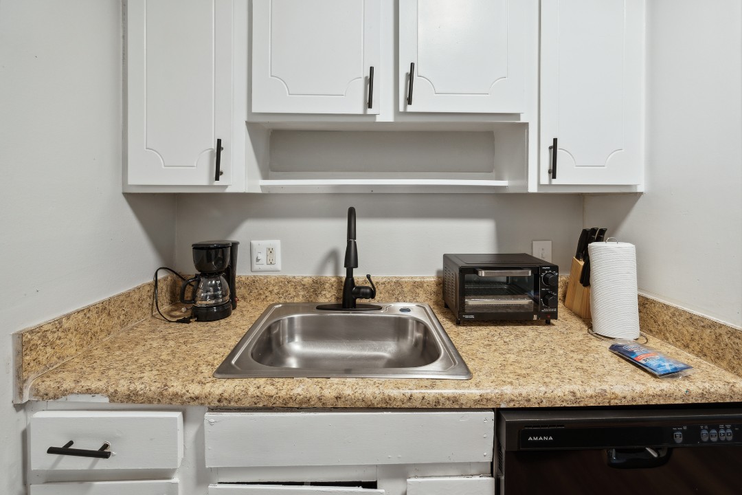 Brentwood Hills, A2 - · Unit 1/1
