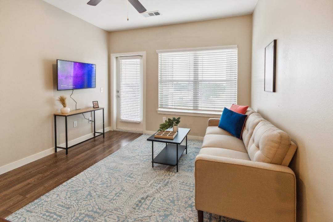 Smart Living Cypress Creek, · Unit 8302 2/2