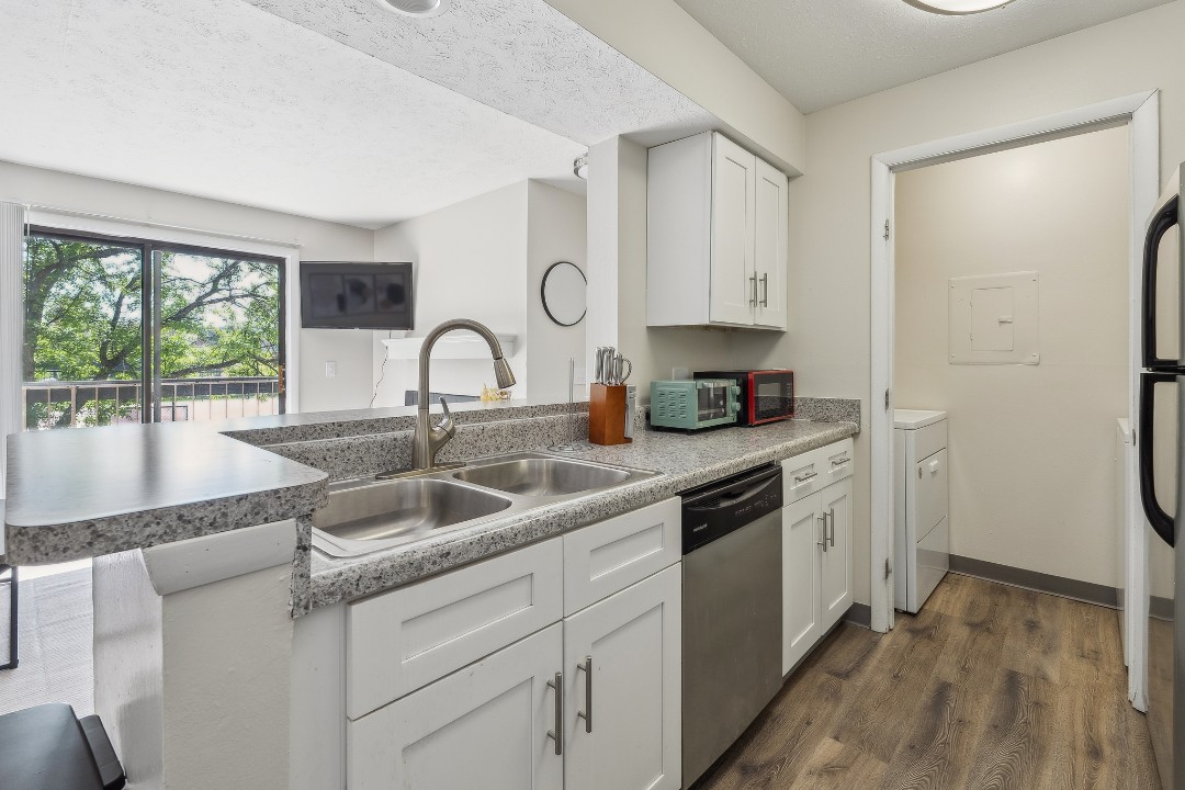 Northwoods 8208-2B · Unit 2/1