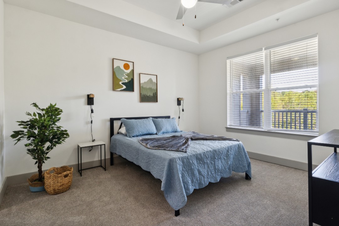 Overlook at Farragut 6303, · Unit 2/2
