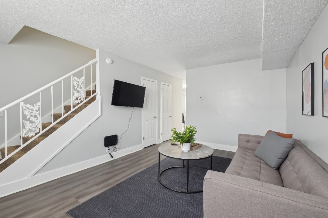 2 Bedrooms · Signature layout