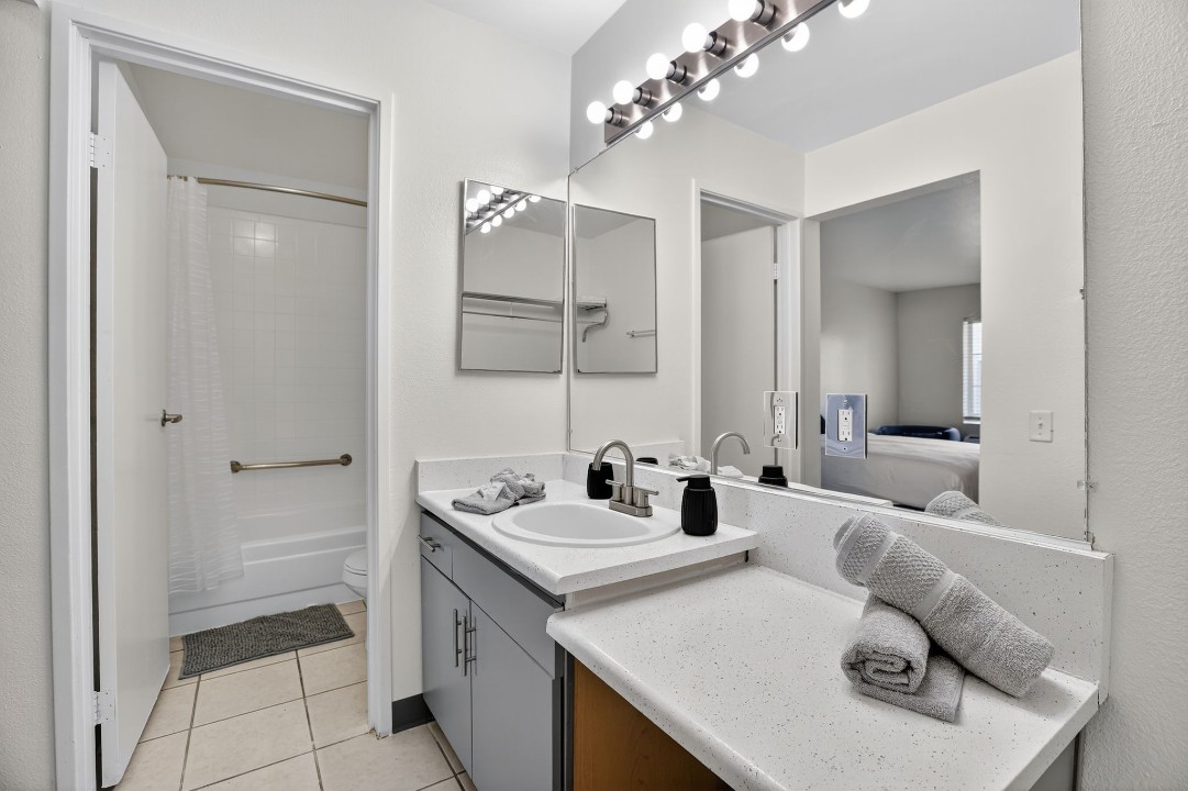 Spectra Paradise Studios · Unit 321