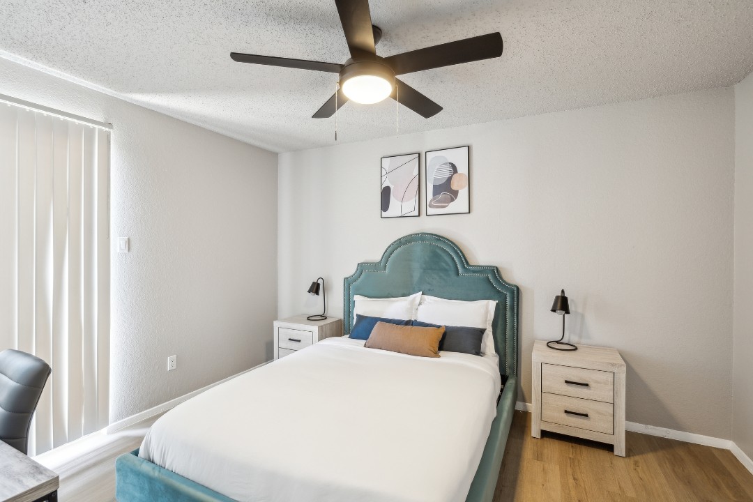 2 Bedrooms · Signature layout
