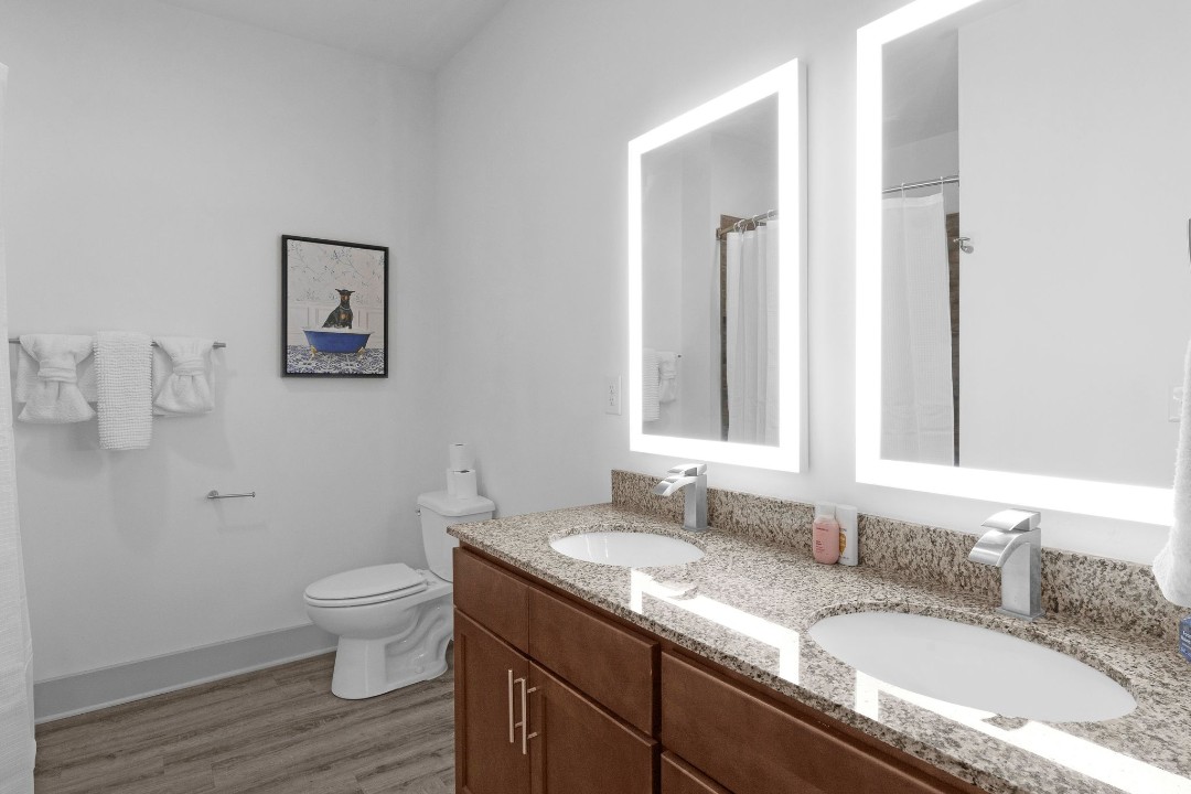 Overlook at Farragut 4001, · Unit 2/2