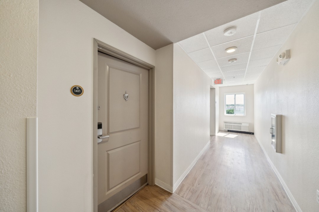 Simplicity At the Rim · Unit 1421 2/2
