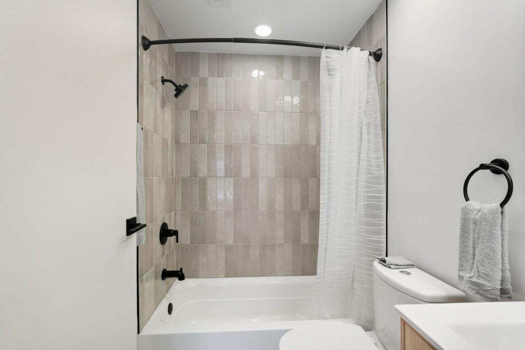 Carriage House C416 · Unit 1/1