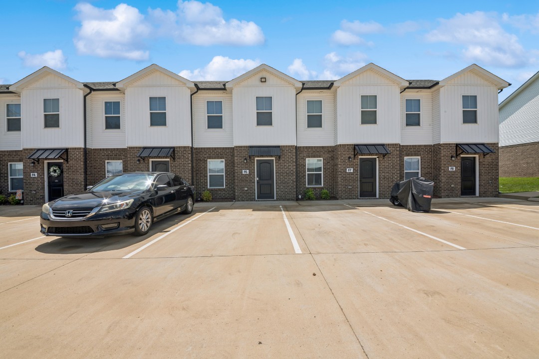 Arte Luxury townhomes F6 2/2.5