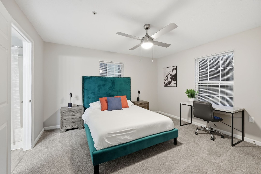 2 Bedrooms · Signature layout
