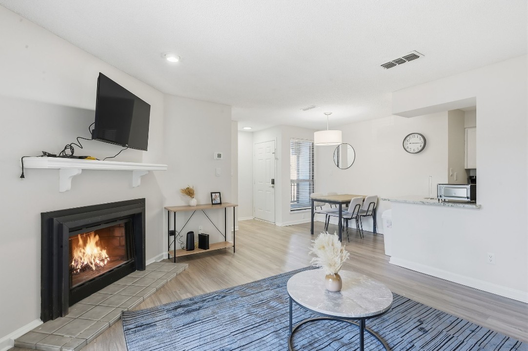 Taylor at 502 · Unit unit 2103-201 2/2