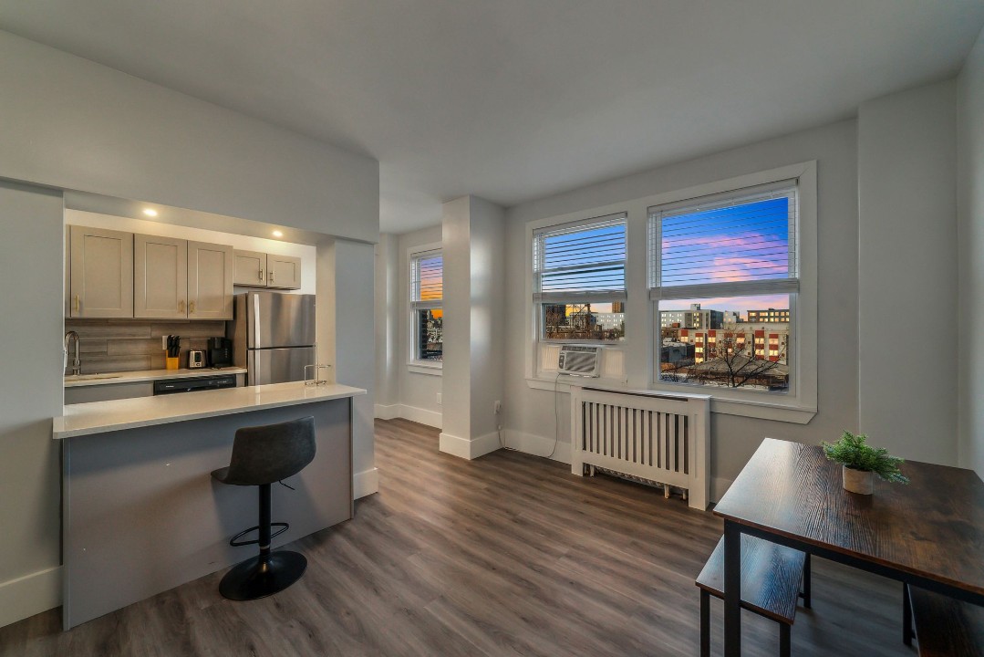 Fairfax Apartments · Unit 725 1/1