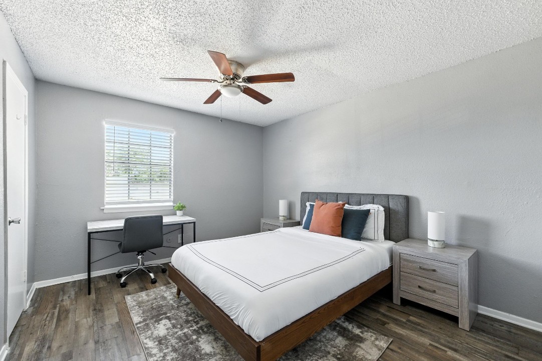 2 Bedrooms · Signature layout