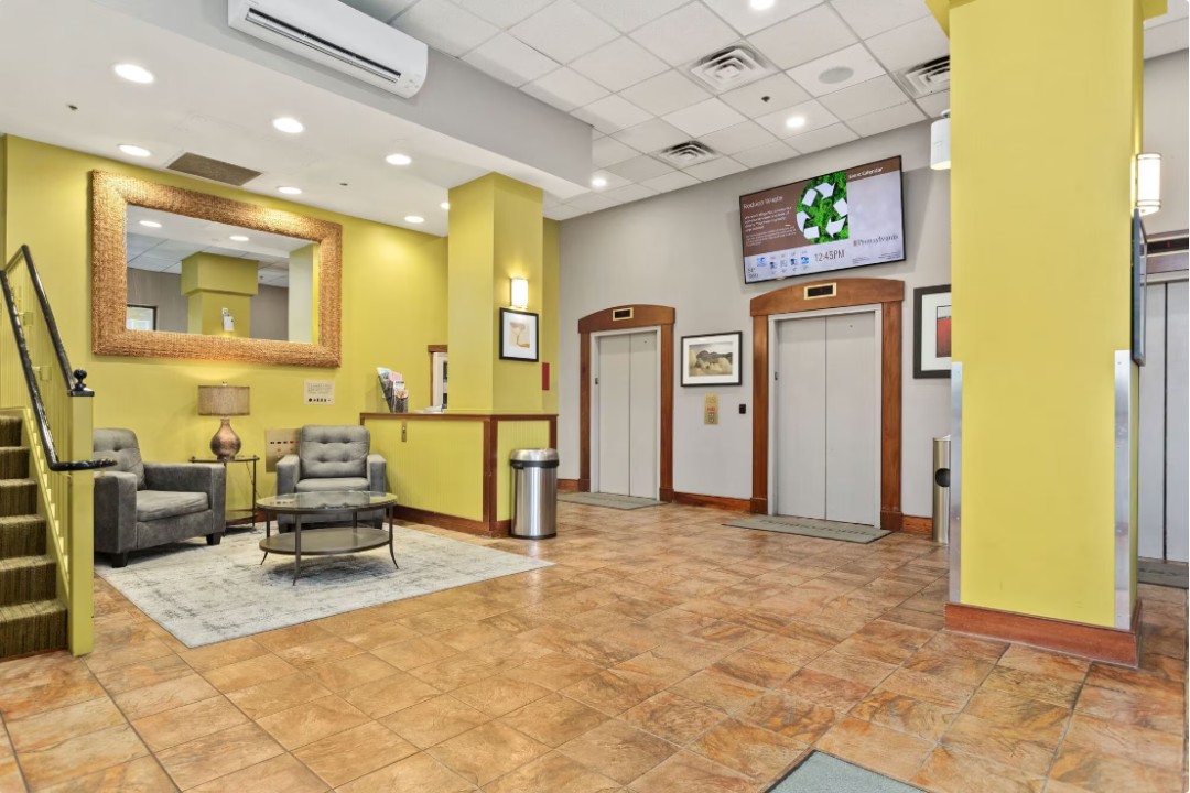 Pa Place 1114, 1br