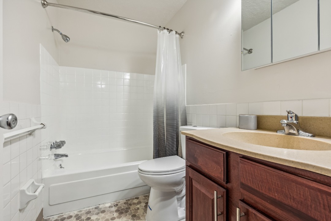 Midtown Towers 3012, · Unit 1/1