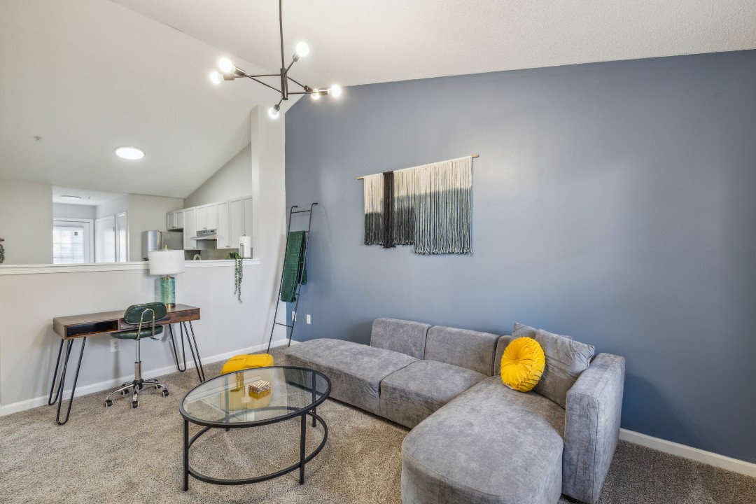 Carlson Bay, 3508-301, · Unit 2/2