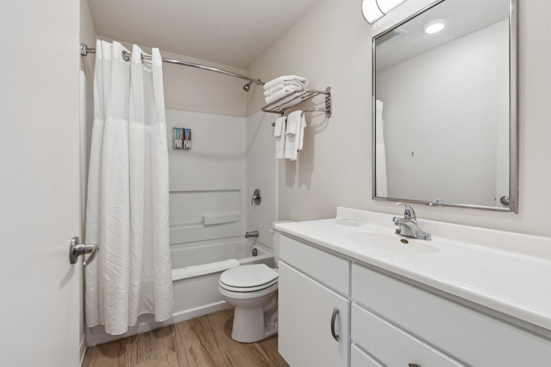 Simplicity At the Rim · Unit 1202  3/2