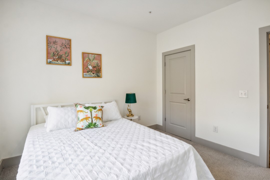Overlook at Farragut 8207, · Unit 2/2