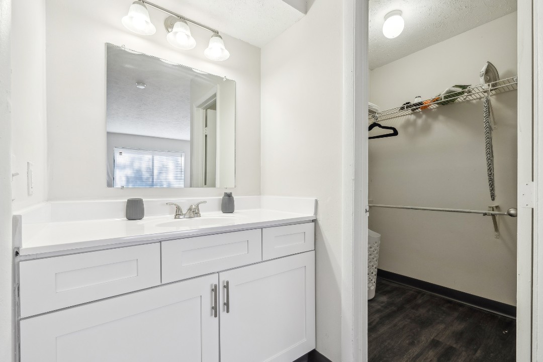 Northwoods 8208-1B · Unit 2/1