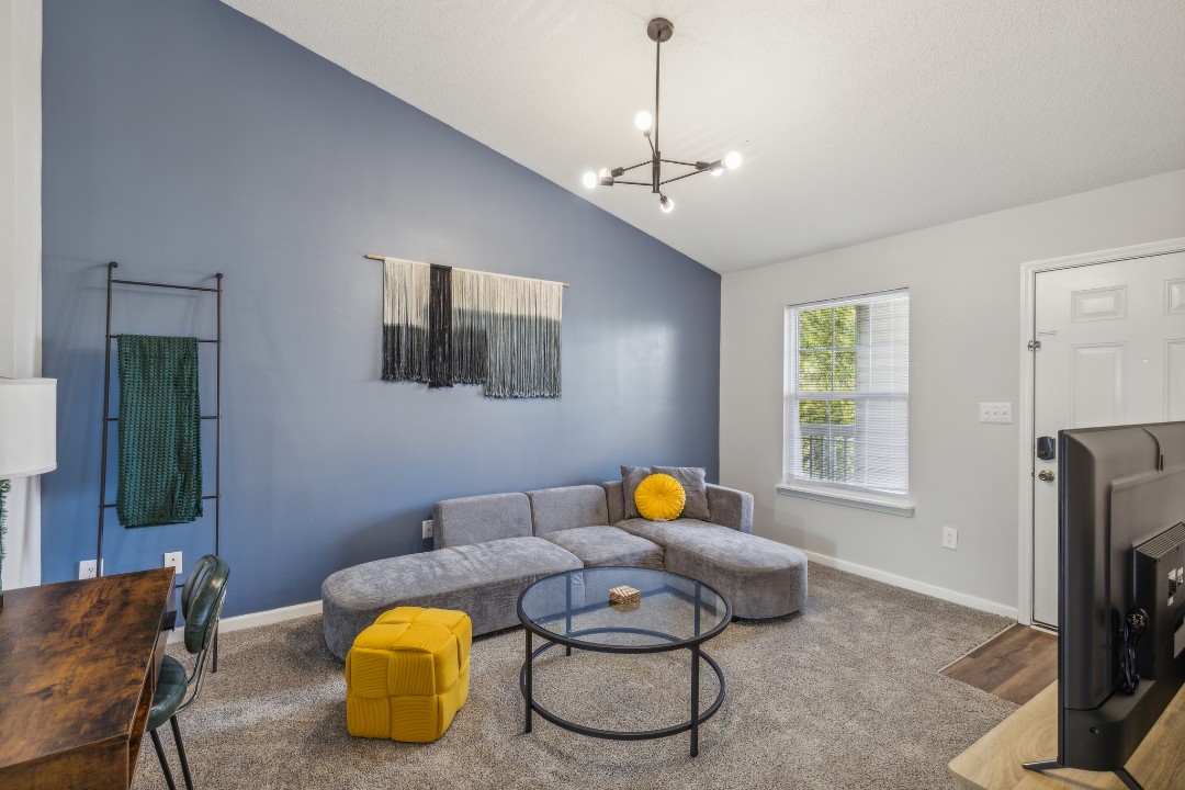 2 Bedrooms · Signature layout