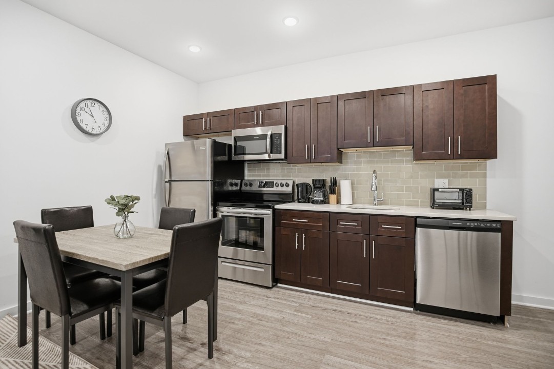 Fairmount Square 1528- 2G · Unit 1/1