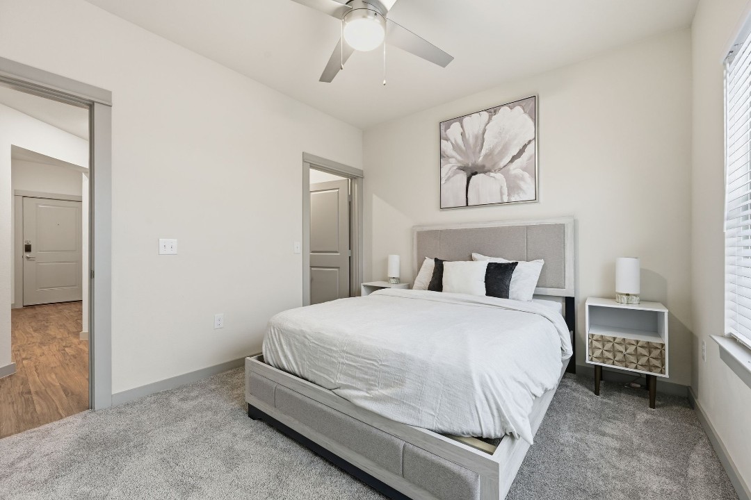 Chisholm Trace · Unit 232 2/2
