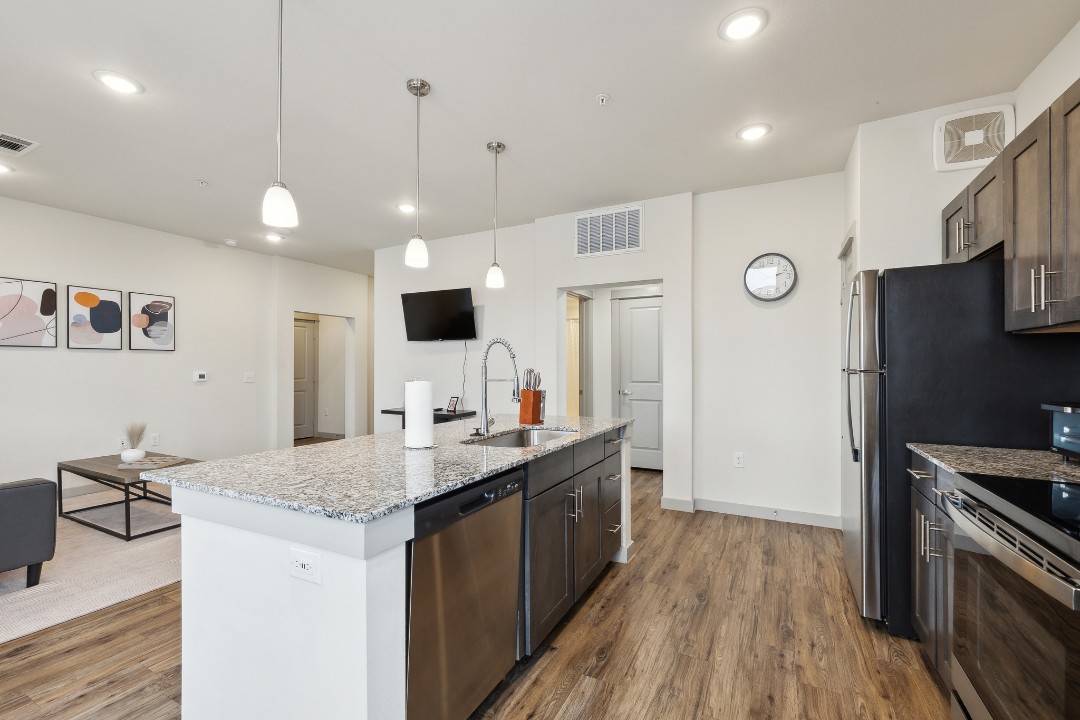 Chisholm Trace · Unit 531 2/2