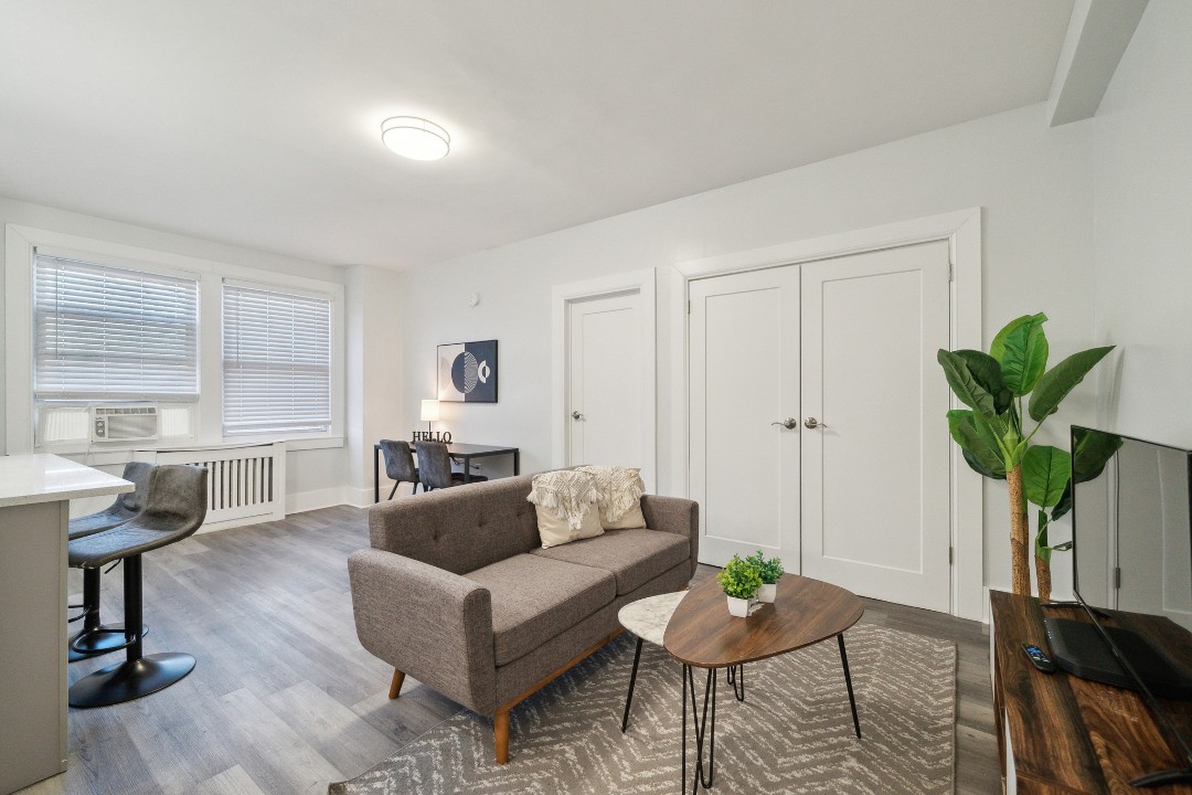 Fairfax Apartments · Unit 425