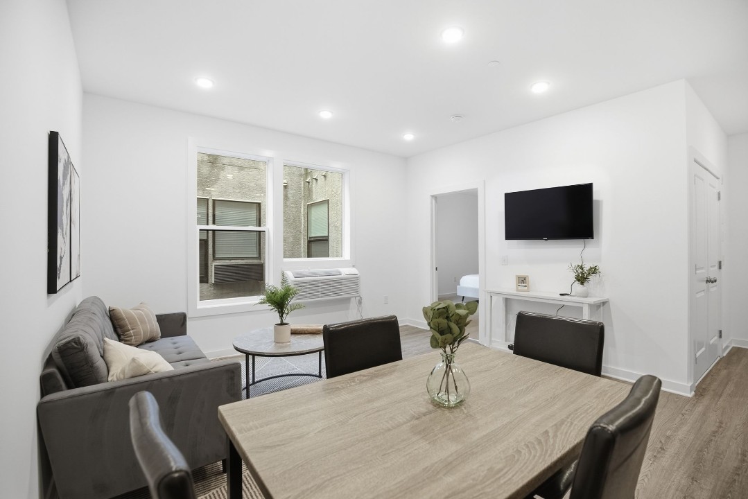 Fairmount Square 1528-3D · Unit 1/1