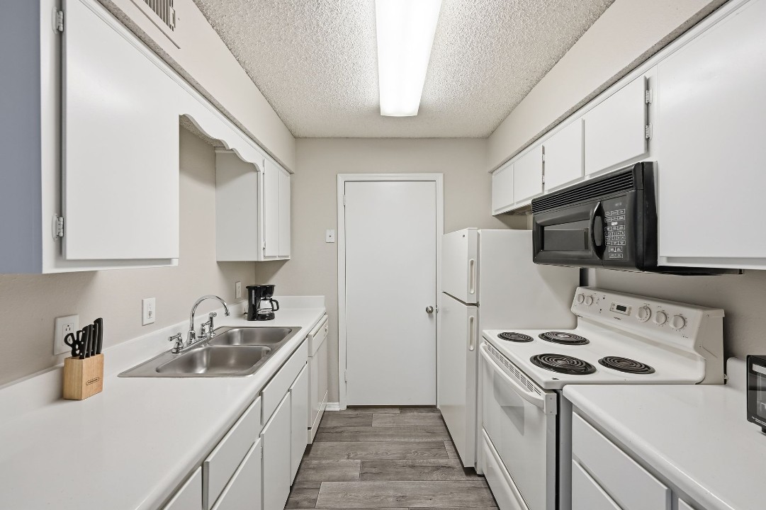 The Trails · Unit 323 2/1