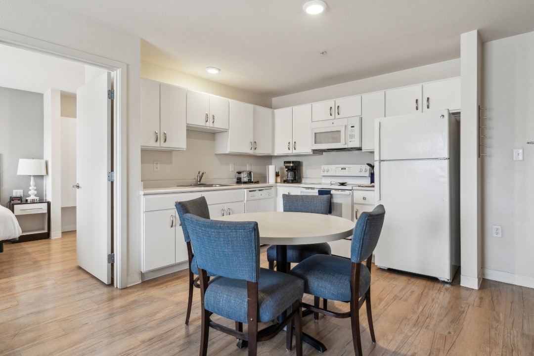 Simplicity At the Rim · Unit 1404 2/2