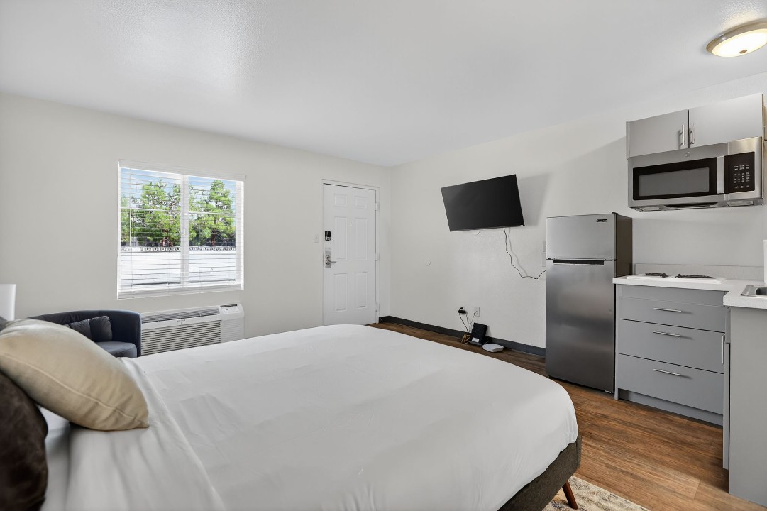 Spectra Paradise Studios · Unit 615