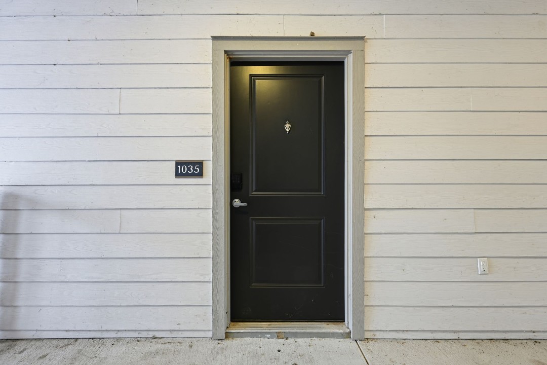 Chisholm Trace · Unit 1035 1/1