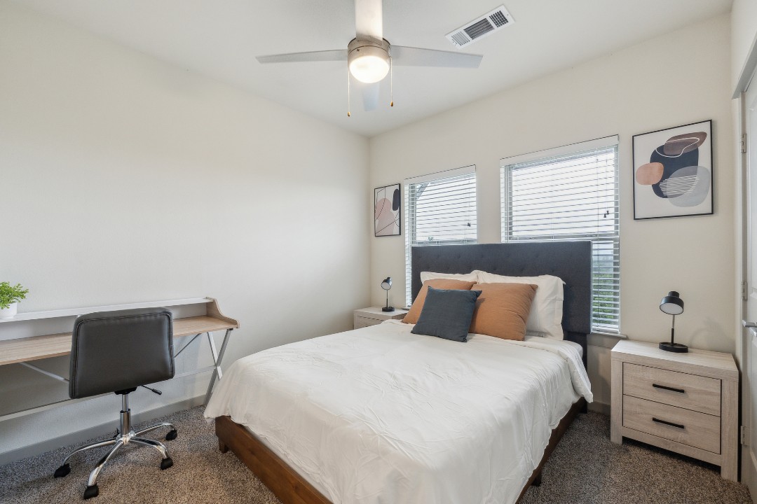 2 Bedrooms · Signature layout