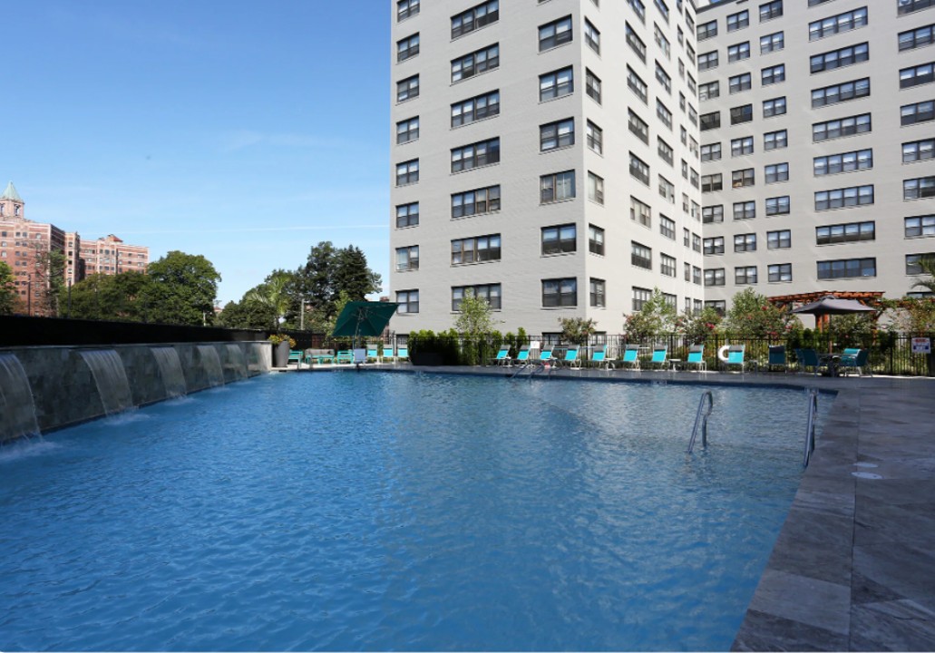 Avenue · Unit A-216 2/2