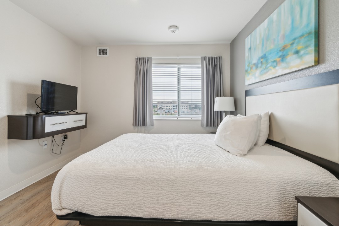 Simplicity At the Rim · Unit 1404 2/2