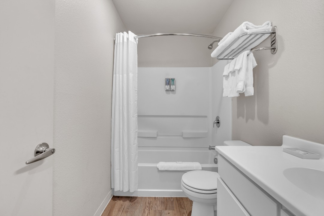 Simplicity At the Rim · Unit 1402 3/2