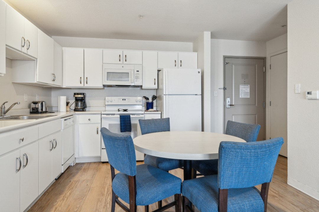 Simplicity At the Rim · Unit 1404 2/2