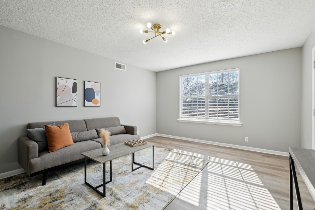 Brentwood C2 - · Unit 1/1