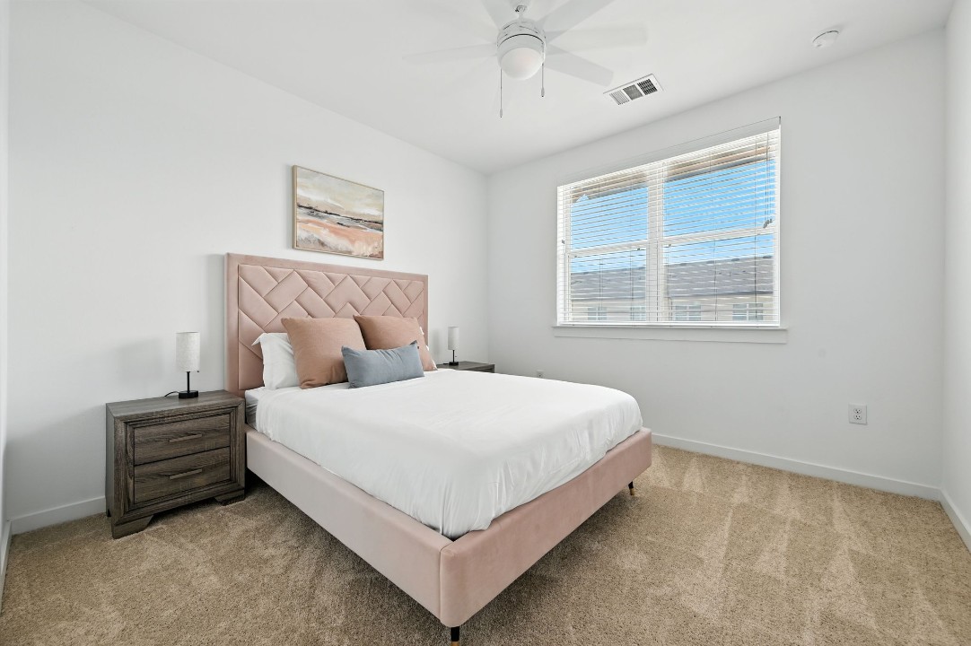 2 Bedrooms · Signature layout