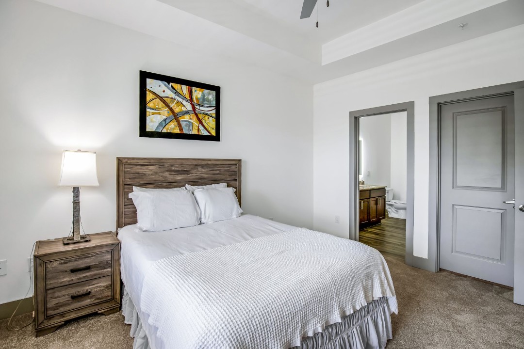 Overlook at Farragut 6301, · Unit 2/2