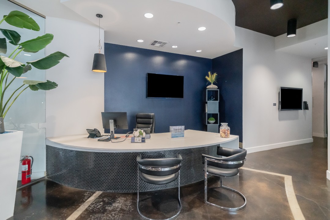 Park West 223, 1br