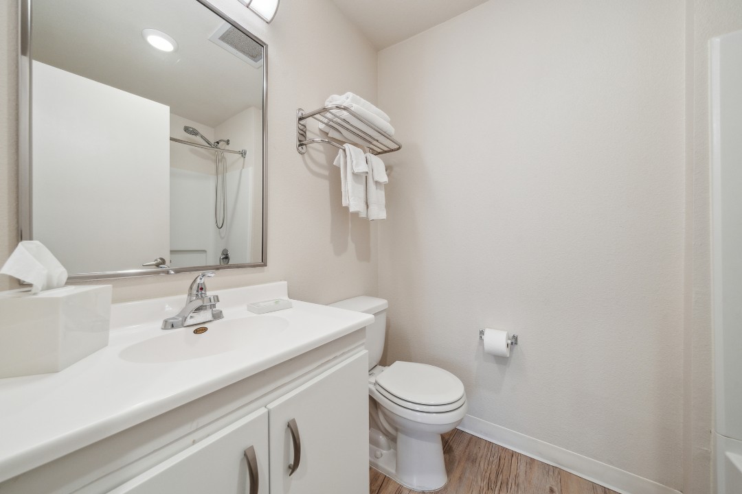 Simplicity At the Rim · Unit 1303  1/1