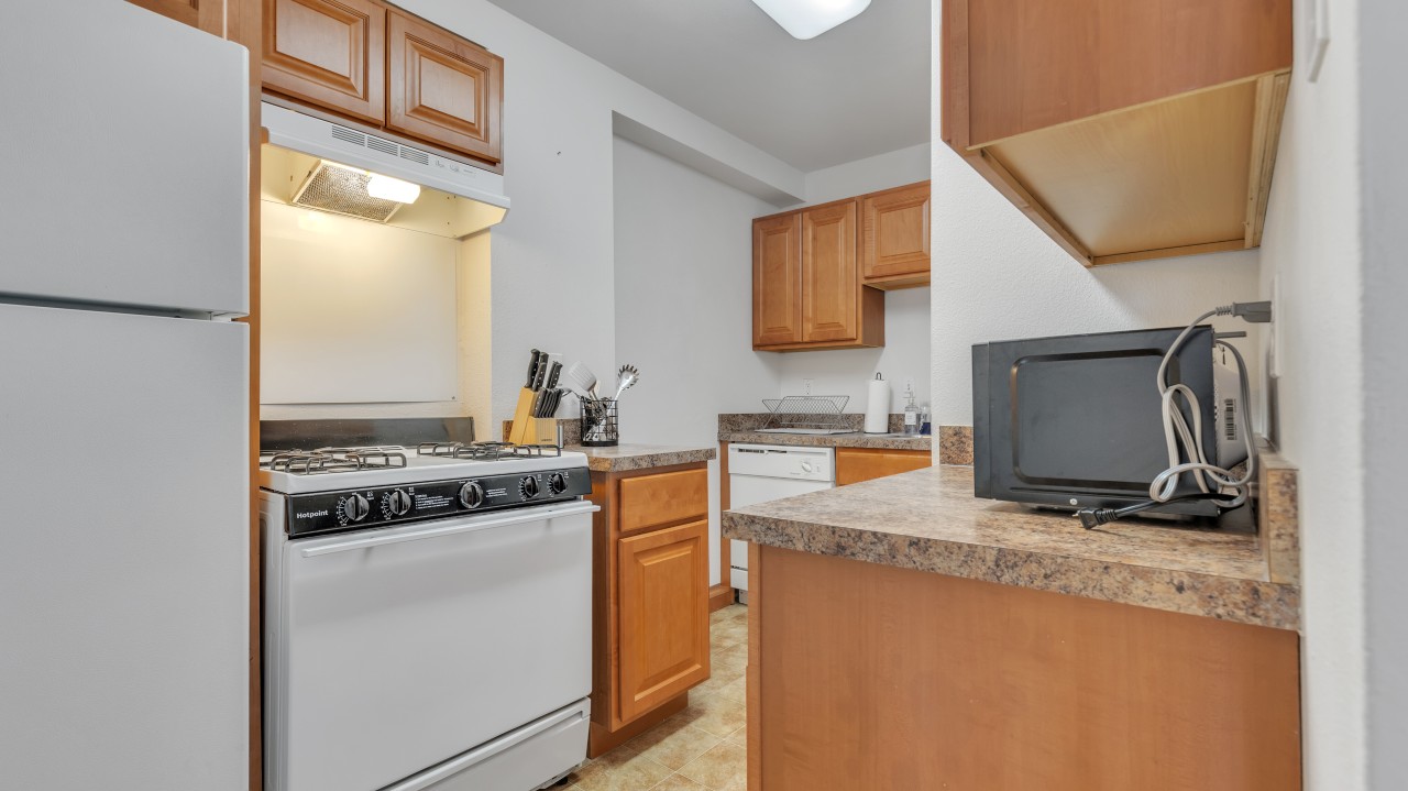 Pa Place 1606, 1br