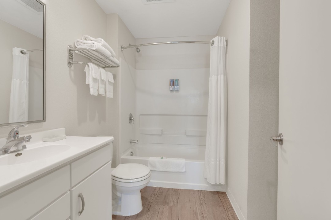 Simplicity At the Rim · Unit 1208  2/2