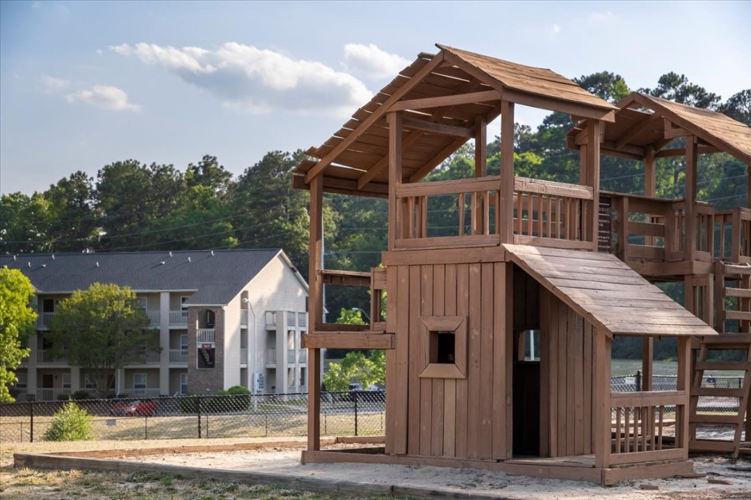 Carlson Bay, 3504-102, · Unit 2/2