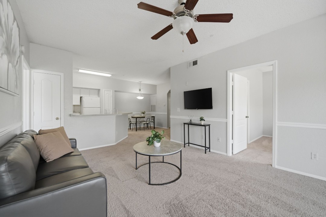 Avenue · Unit at Winter Springs 21-307 2/2