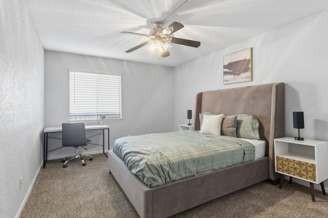 Hillcrest 8306C · Unit 1/1