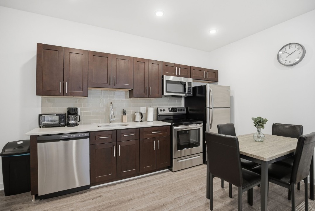 Fairmount Square 1528-3D · Unit 1/1