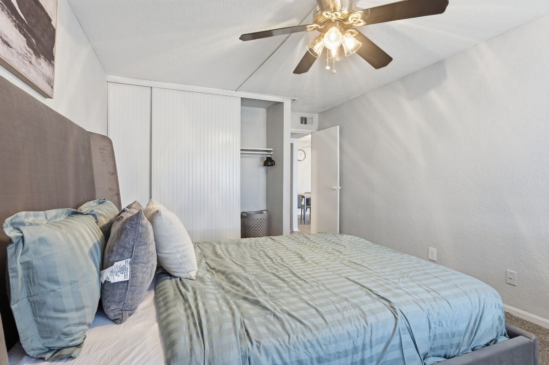 Hillcrest 8306C · Unit 1/1